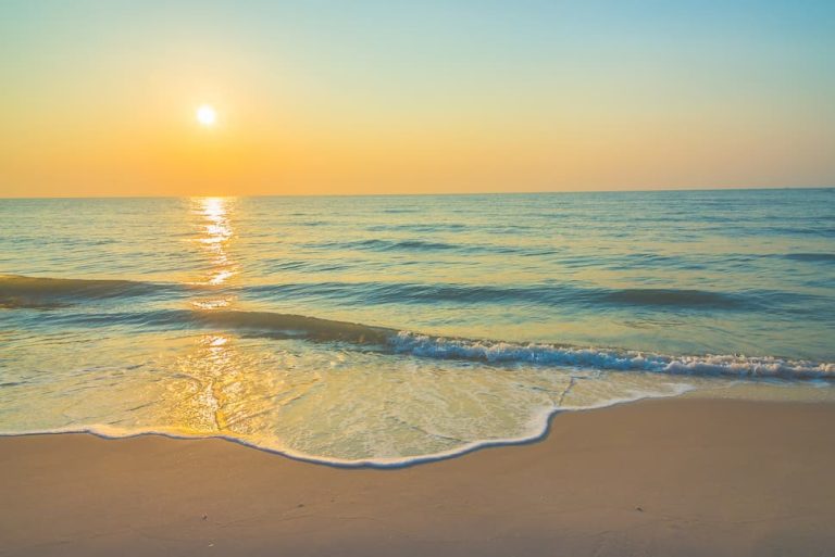 Disfruta de unos días de playa en verano sin que suponga un atraco a tu bolsillo